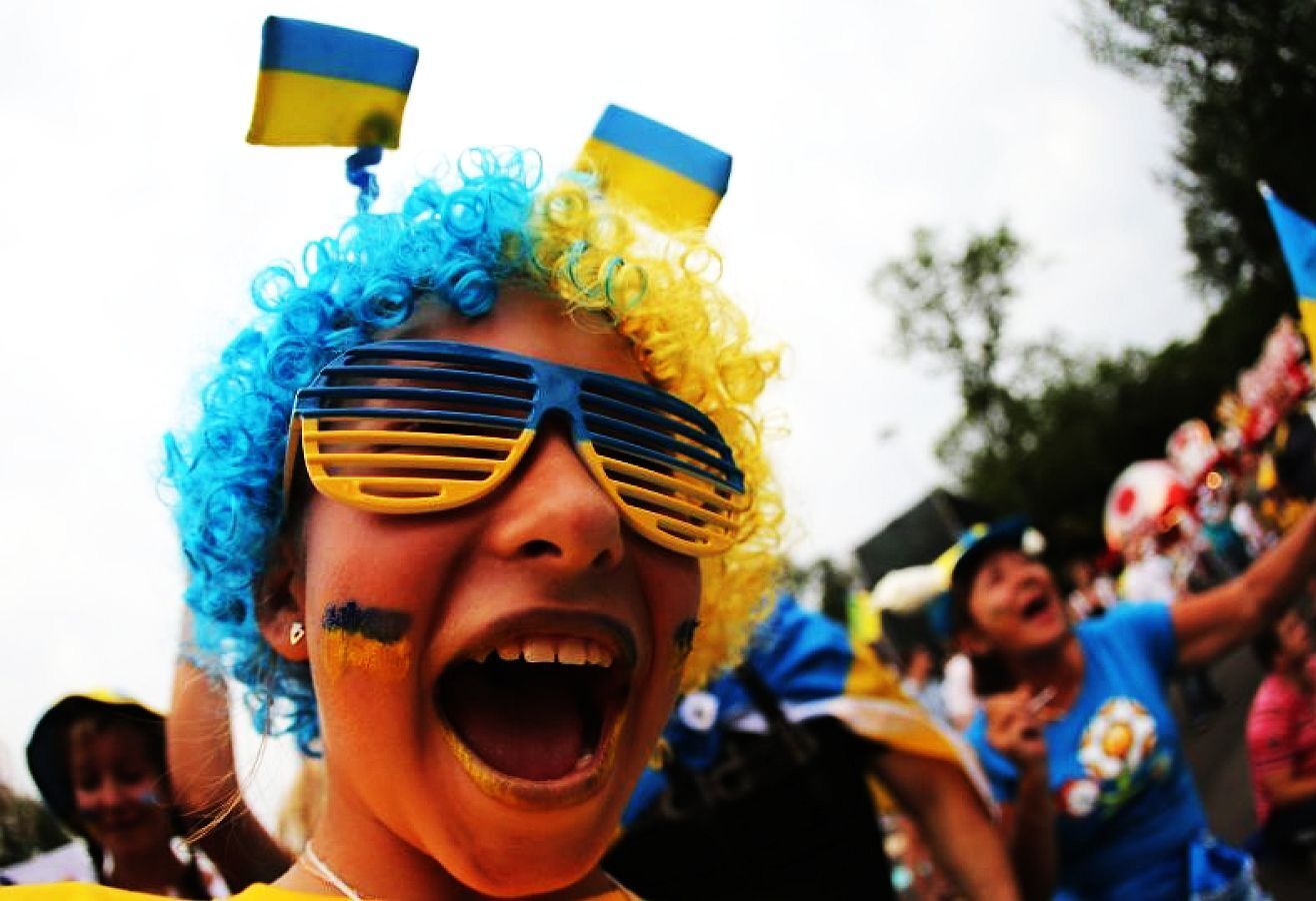 Жовто Блакитний. Патриот Украины. Веселые украинцы. Смешные украинские Патриоты. Украинцы прикол