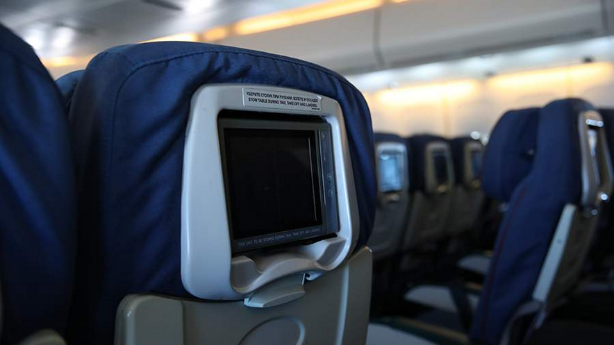 Нетрезвая пассажирка рейса Чебоксары – Москва устроила стриптиз во время полета