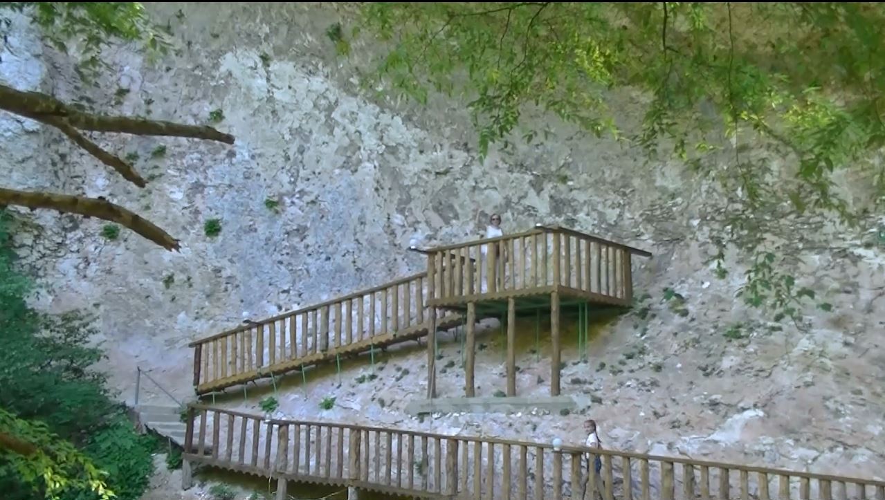 горы кавказа теснина. ущелье чельпек киргизия. малкинское ущелье. верхняя балкария черекская теснина. узкое ущелье«долины царей».