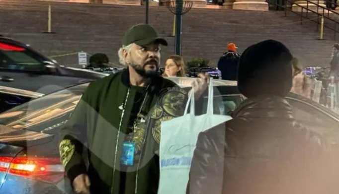 «Сел не в тот самолет и улетел не тем рейсом, не туда куда хотел...»: Филип Киркоров пояснил, каким образом он улетел в Нью-Йорк.