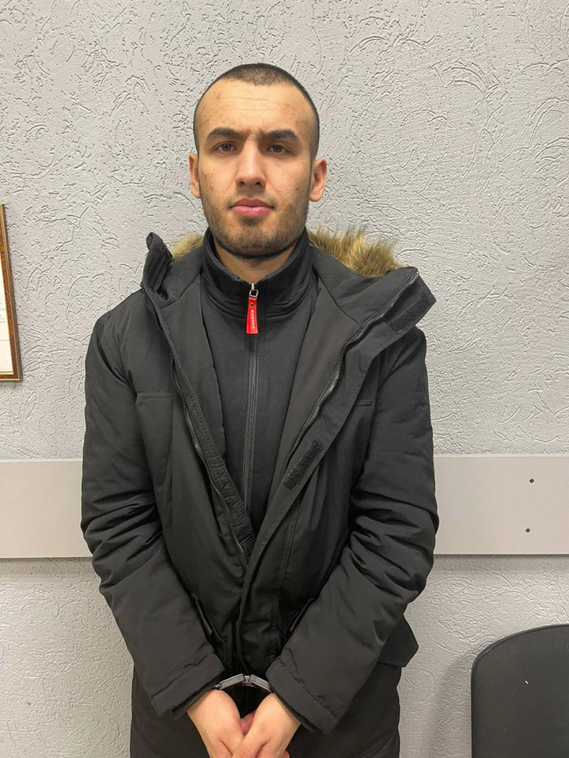 Средь бела дня в Санкт-Петербурге мигрант ограбил бухгалтера районной управы