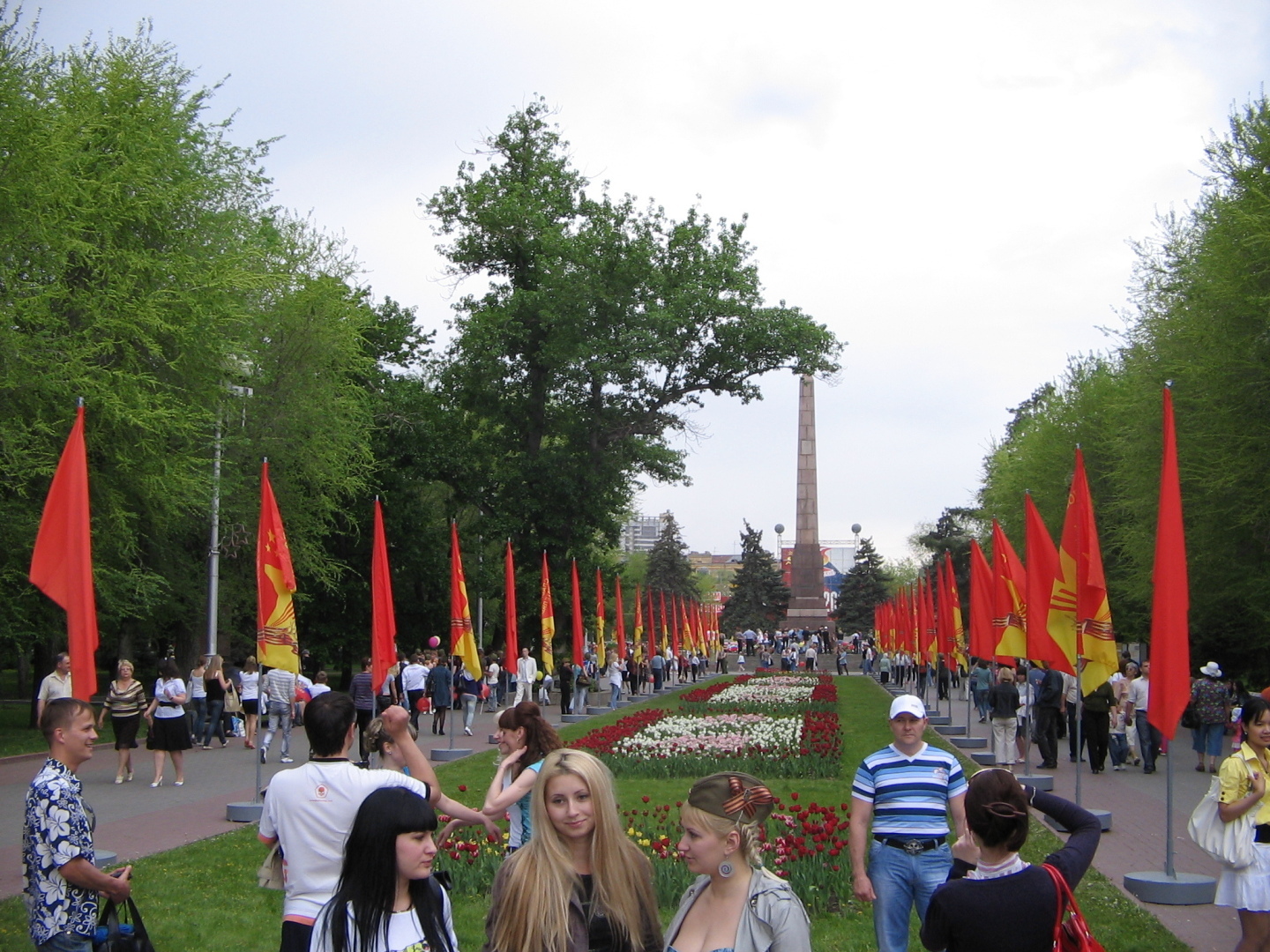 ''Что можно увидеть в центре Волгограда за день, если этот день – 9 мая'' - Был я как-то проездом.