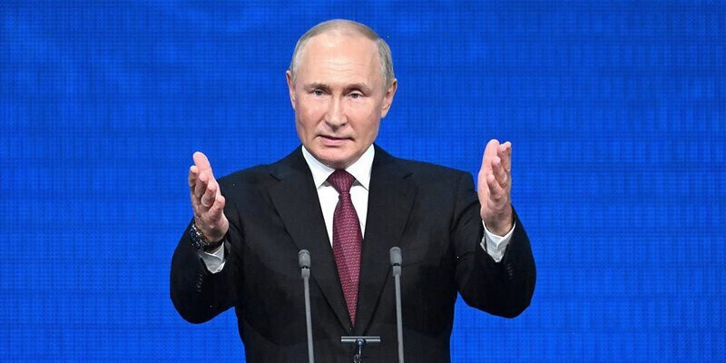 Почему заявление Путина о повышении МРОТ затрагивает пенсионеров?