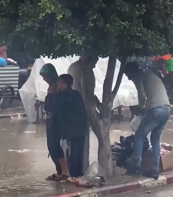 Дождь и холод усугубляют страдания жителей Газа