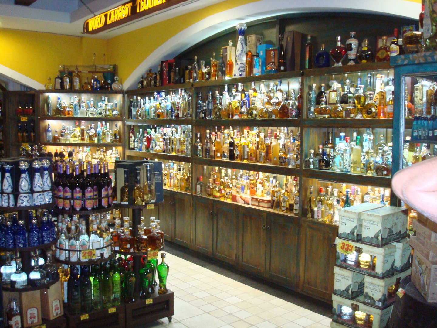 Мое путешествие в Мексике. Часть 2. Музей текилы, парашют, драгоценные камни, сеноты