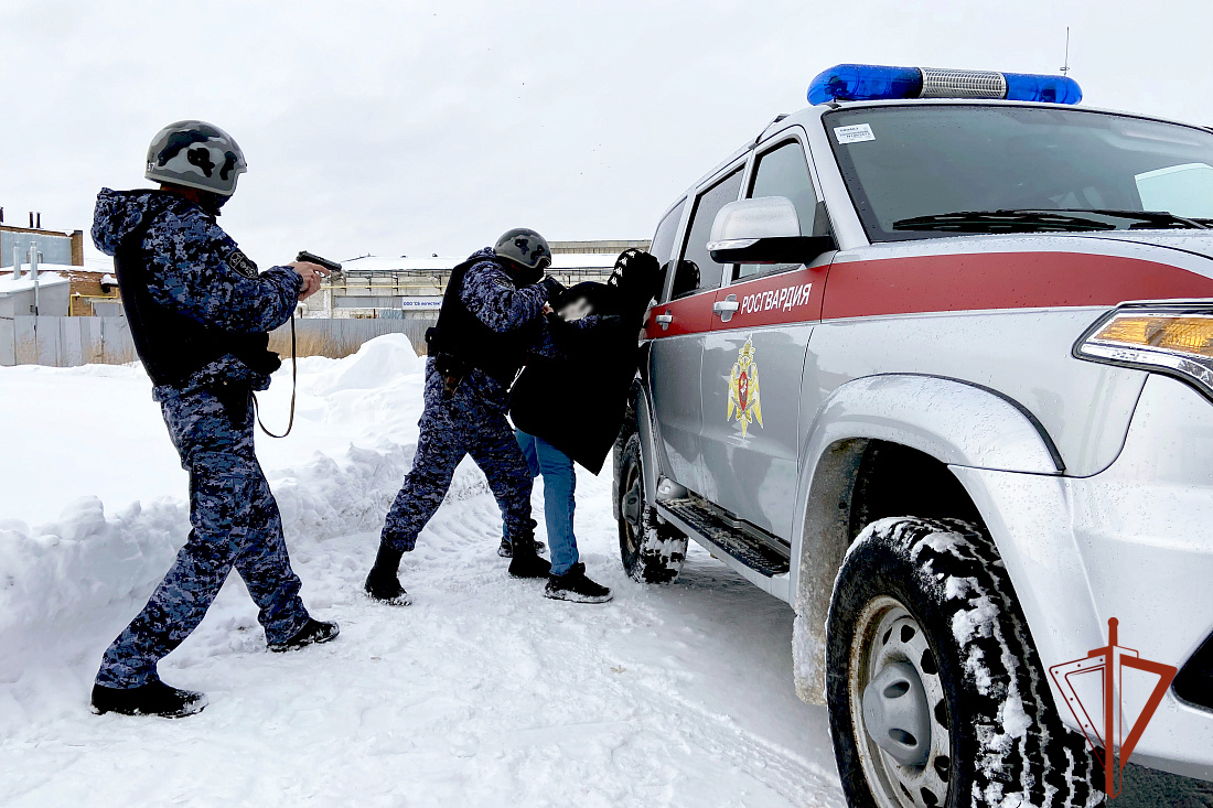 В Черепаново экипаж вневедомственной охраны Росгвардии задержал