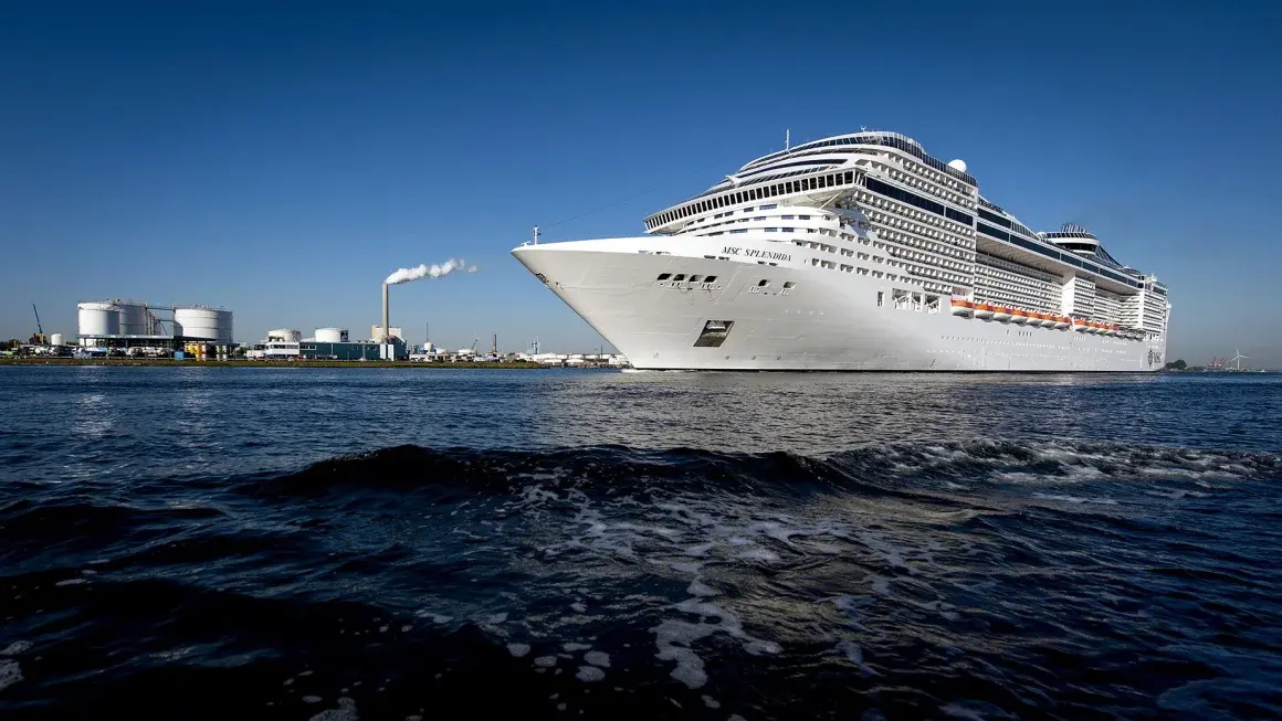 Msc virtuosa круизный лайнер. Лайнер msc meraviglia. Лайнер msc круиз по средиземному морю. Круизы msc. Круизы msc.