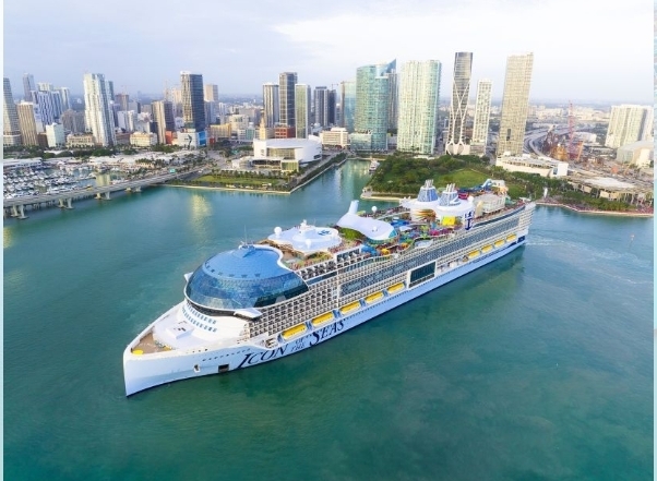 На борту этого круизного лайнера могут разместиться почти 10 000 человек. Вот что еще отличает Icon of the Seas