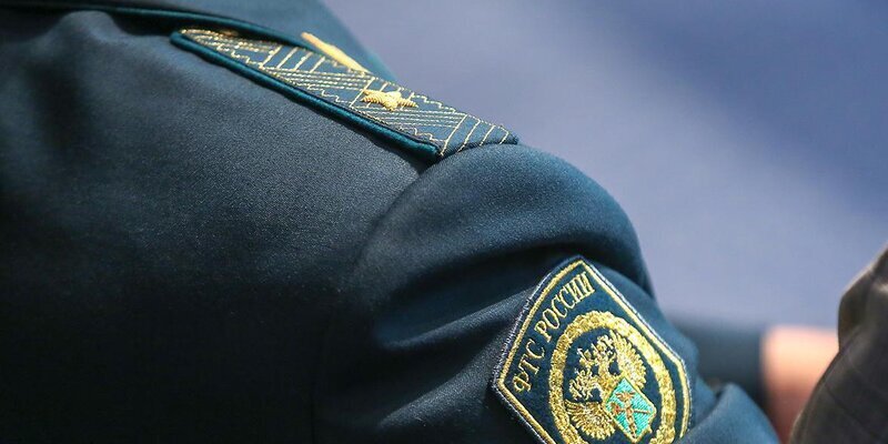 Замерзшего трехлетнего мальчика в майке нашли на улице российского села в мороз