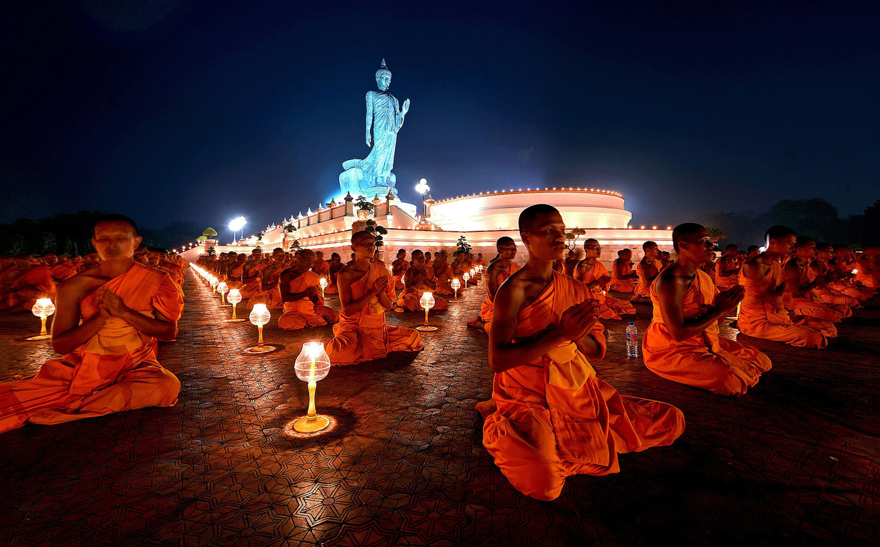 Традиции молчания. Буддисты Тайланда. Тхеравада Таиланд. Махаяна Таиланд. Буддизм махаяна монахи.