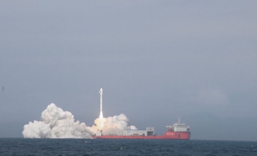 Китай впервые в мире запустил спутник с искусственным интеллектом.