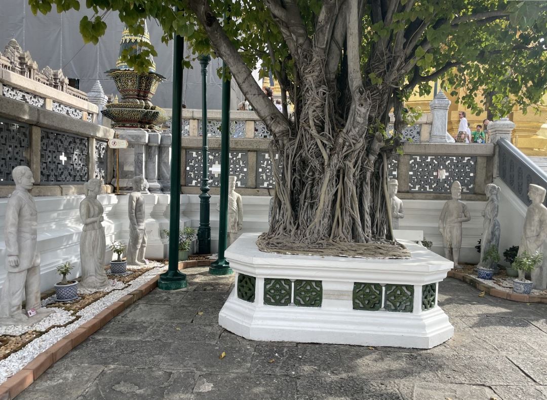 Кто не посетил Королевский дворец в Бангкоке не видел Тайланда.Так ли это? Подробная статья о нашем посещении главного дворца Бангкока. Из зимы в лето