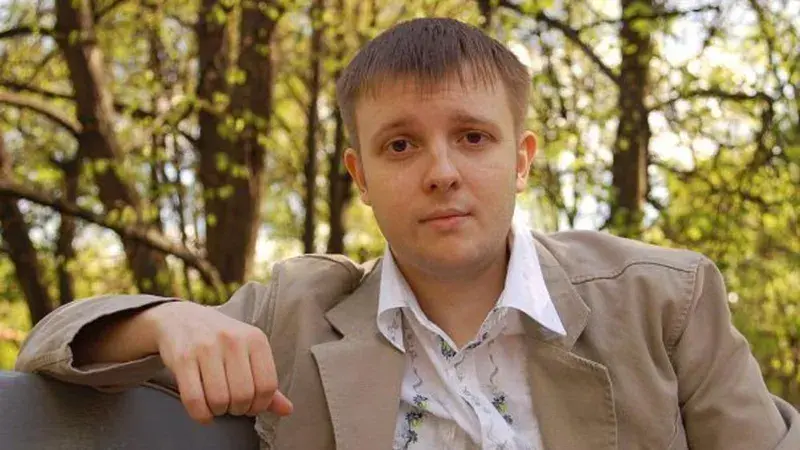 Известного актера Кирилла Канахина из Санкт-Петербурга задержали в связи с обвинениями в государственной измене.