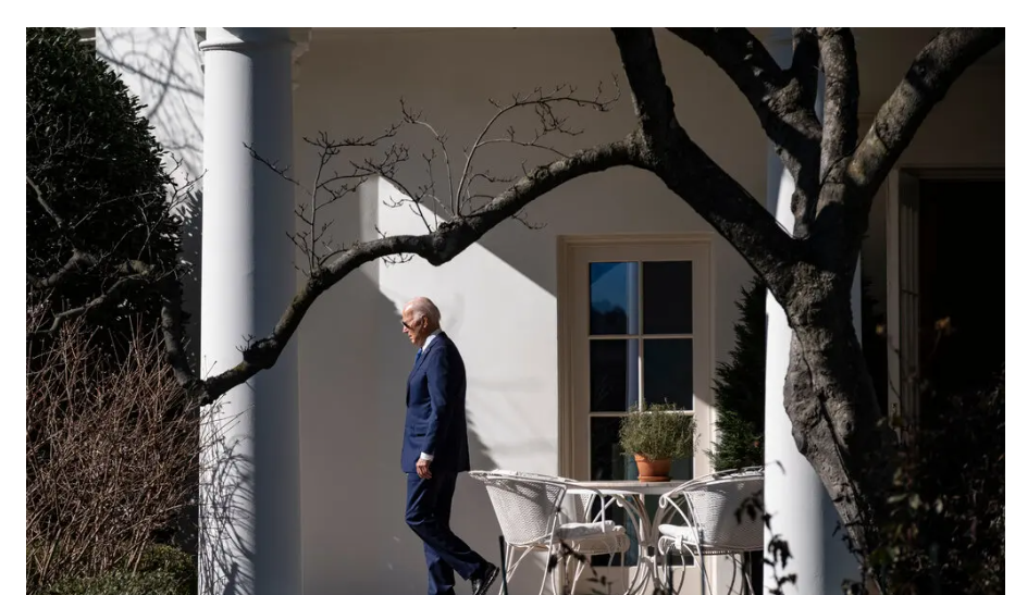 Вмешательство Трампа на границу дает Байдену шанс перейти от обороны к наступлению