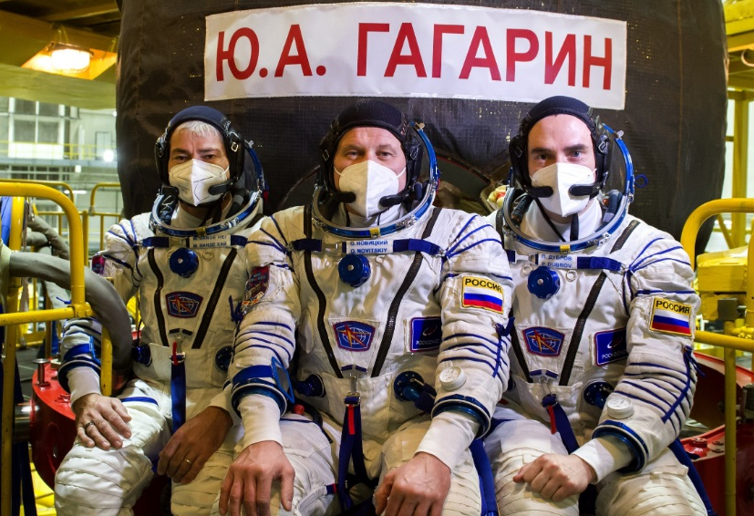 Космонавты-рекордсмены. Продолжительность пребывания в космосе превысит 1000 суток