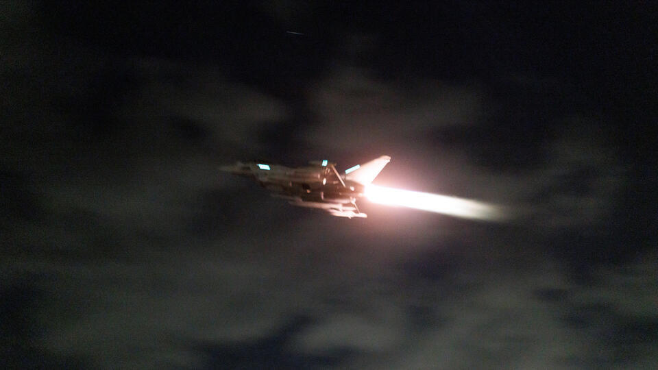 США и Великобритания атакуют цели хути в Йемене.