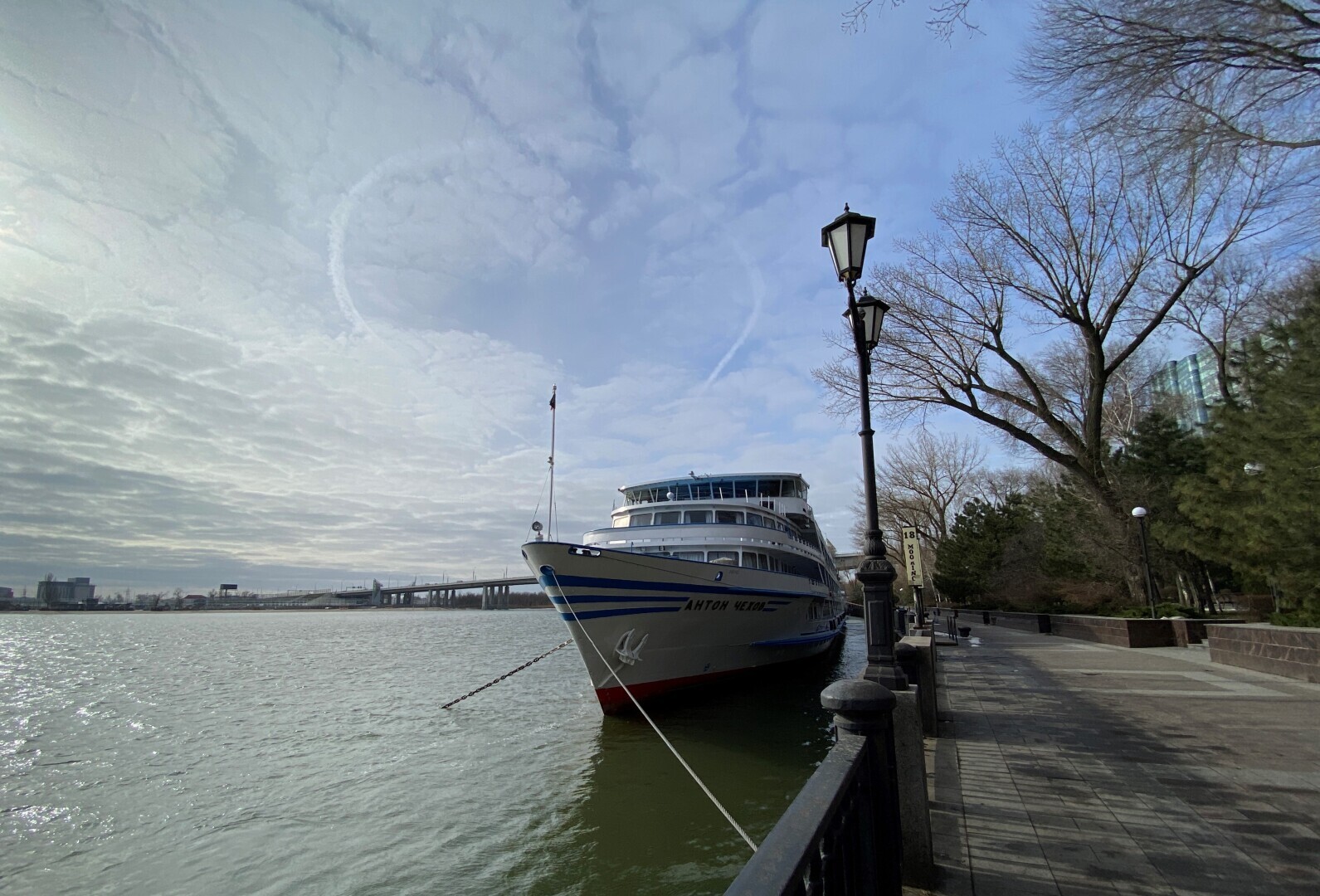 В Ростове февраль превратился в апрель. Еще немного и на улицах вырастут банановые пальмы