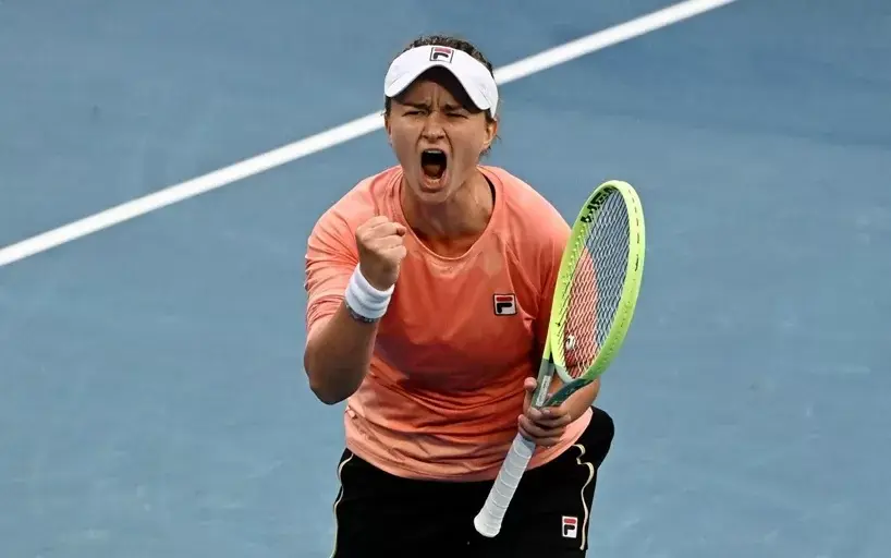 Барбора Крейчикова вышла в четвертьфинал из-за отказа Сары Соррибес