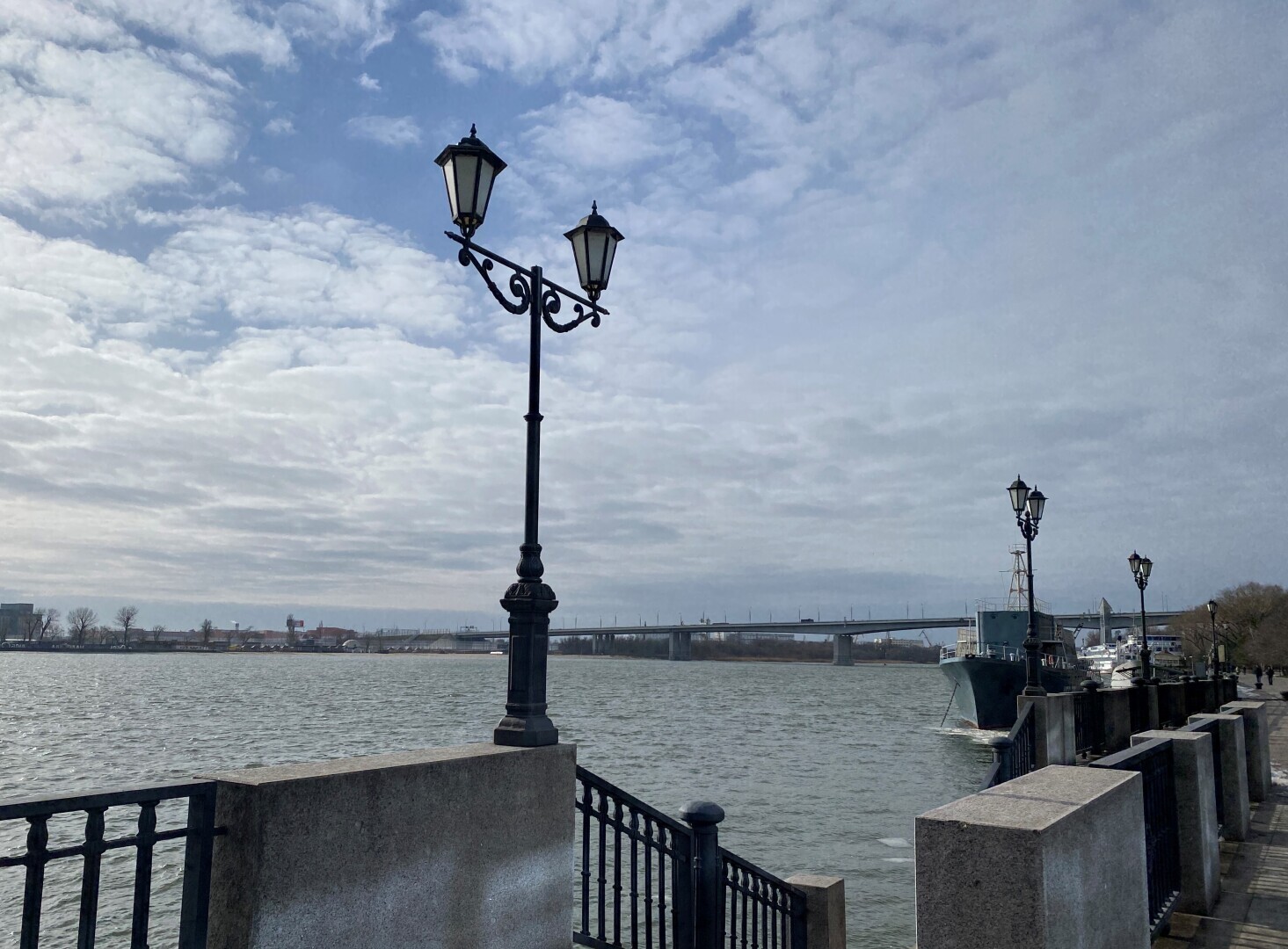 В Ростове февраль превратился в апрель. Еще немного и на улицах вырастут банановые пальмы