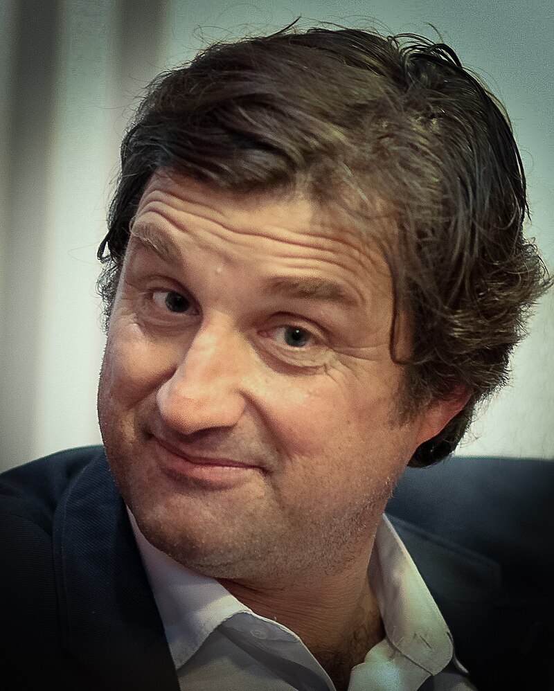 Жириновский и Кушанашвили? Оба яркие и хорошо да красиво говорящие! Таких любит кинокамера, фотокамера и микрофон.