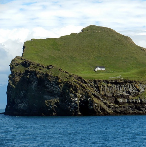 Такое возможно только в скандинавии: Исландия. Необычные светофоры и Идеальное место для тех, кто любит тишину