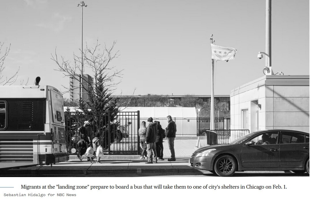 13 000 мигрантов пытаются найти дом и работу, поскольку надвигаются массовые выселения из приютов Чикаго