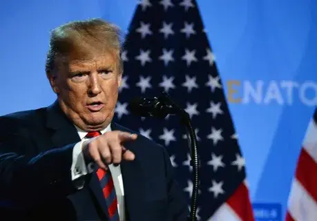 Трамп говорит, что предупредил союзников по НАТО, что если они не заплатят, он прикажет России "делать все, что, черт возьми, они захотят’.