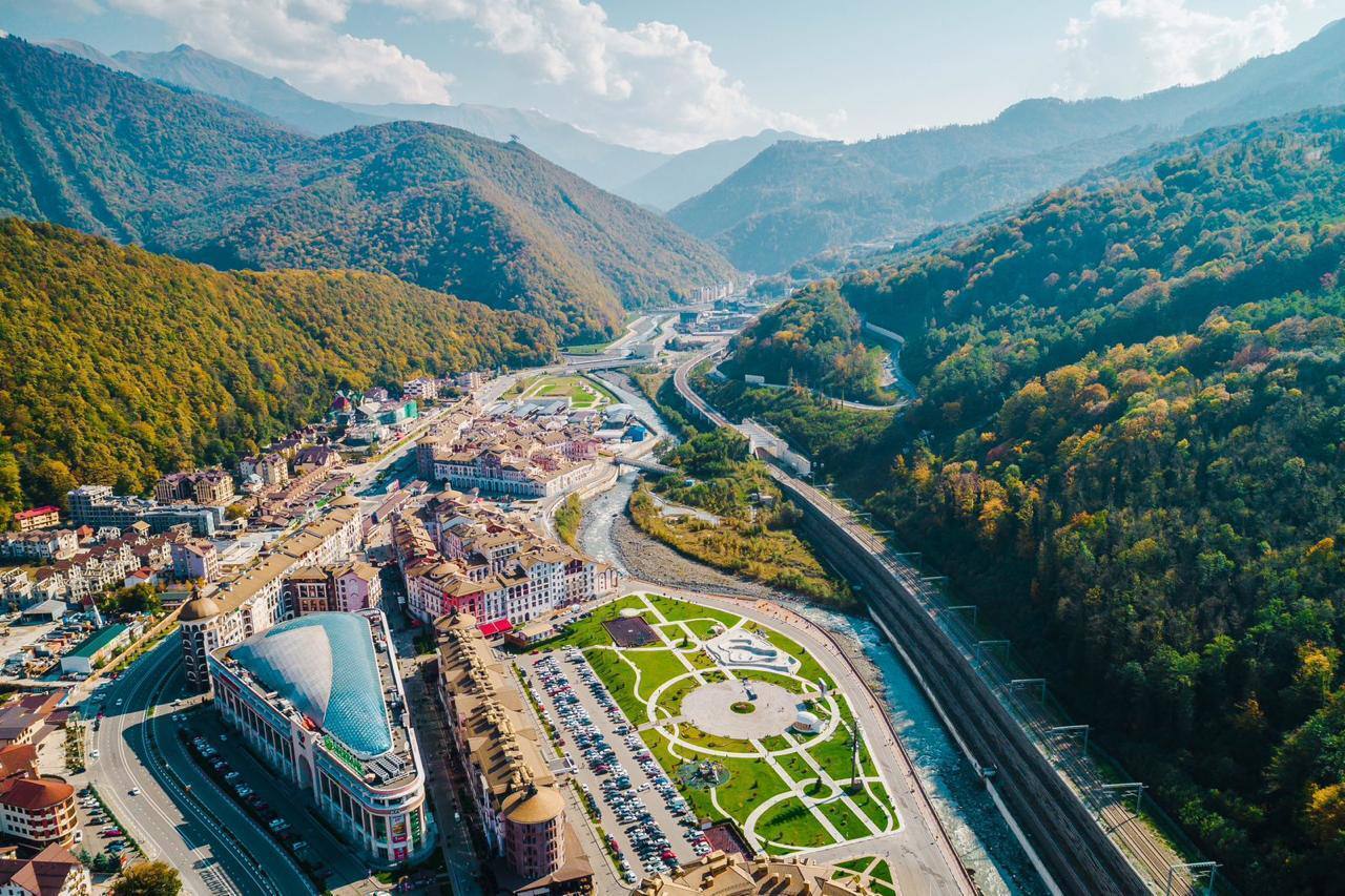 Красная Поляна: Захватывающая зимняя страна чудес и семейный рай для отдыха зимой