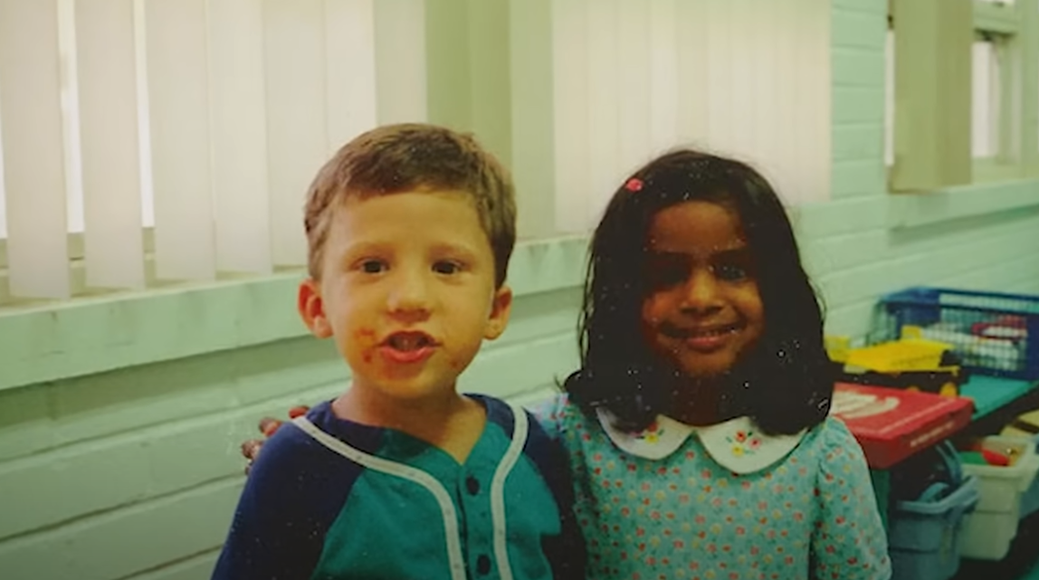 Он обещал жениться на ней ещё в детском садике. История любви