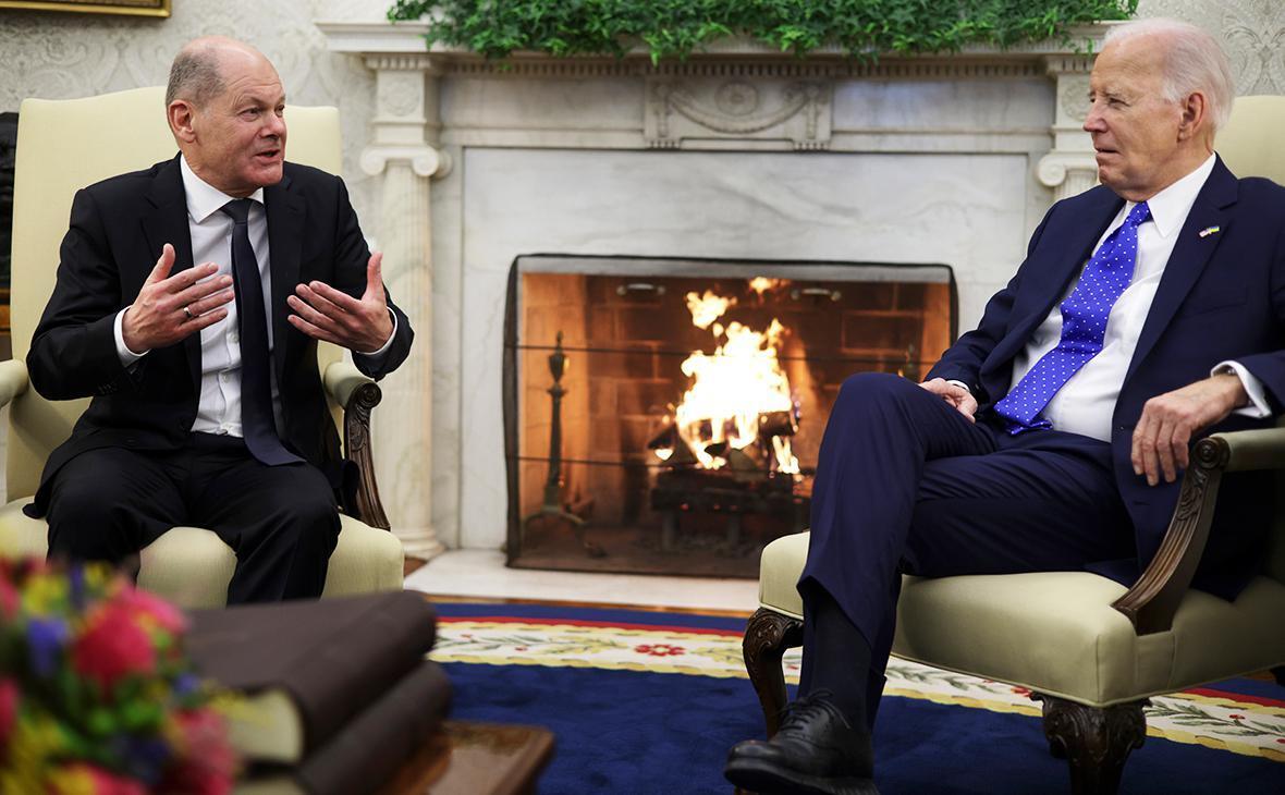 "Канцлер ФРГ Шольц остро раскритиковал интервью Путина журналисту Карлсону"