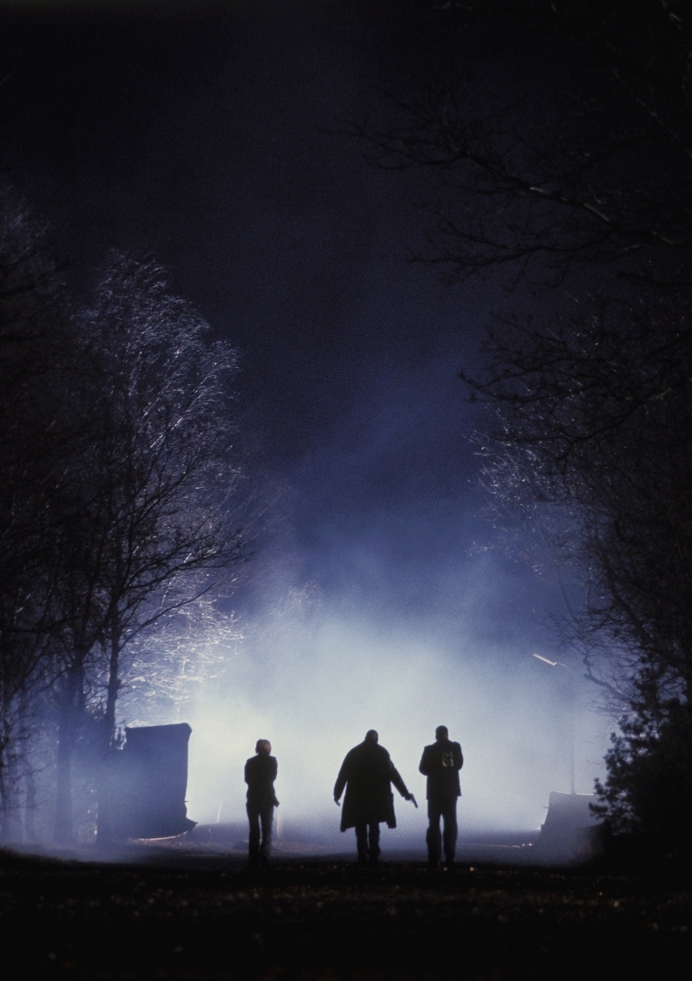 Как автомобиль Tesla снял на видео «сверхъестественные явления» на кладбище