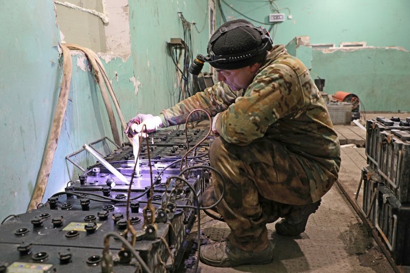 "Всегда готовы". Как работают ремонтные бригады в зоне СВО в полевых условиях?