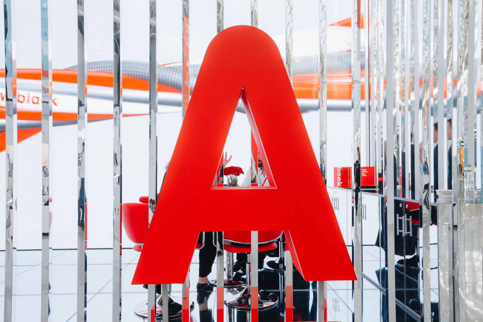 Карты Альфа-банка: Один шаг впереди