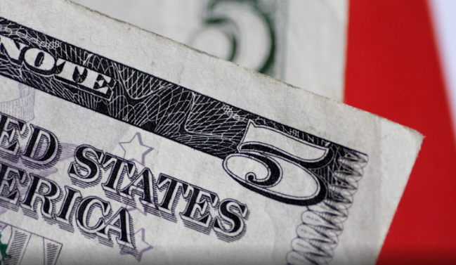 Доллар стабилен на фоне спекуляций о снижении ставок ФРС; устойчивый к иене