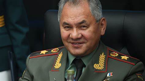 Действительно, посещение министра обороны Сергея Шойгу авиационного завода имени Чкалова