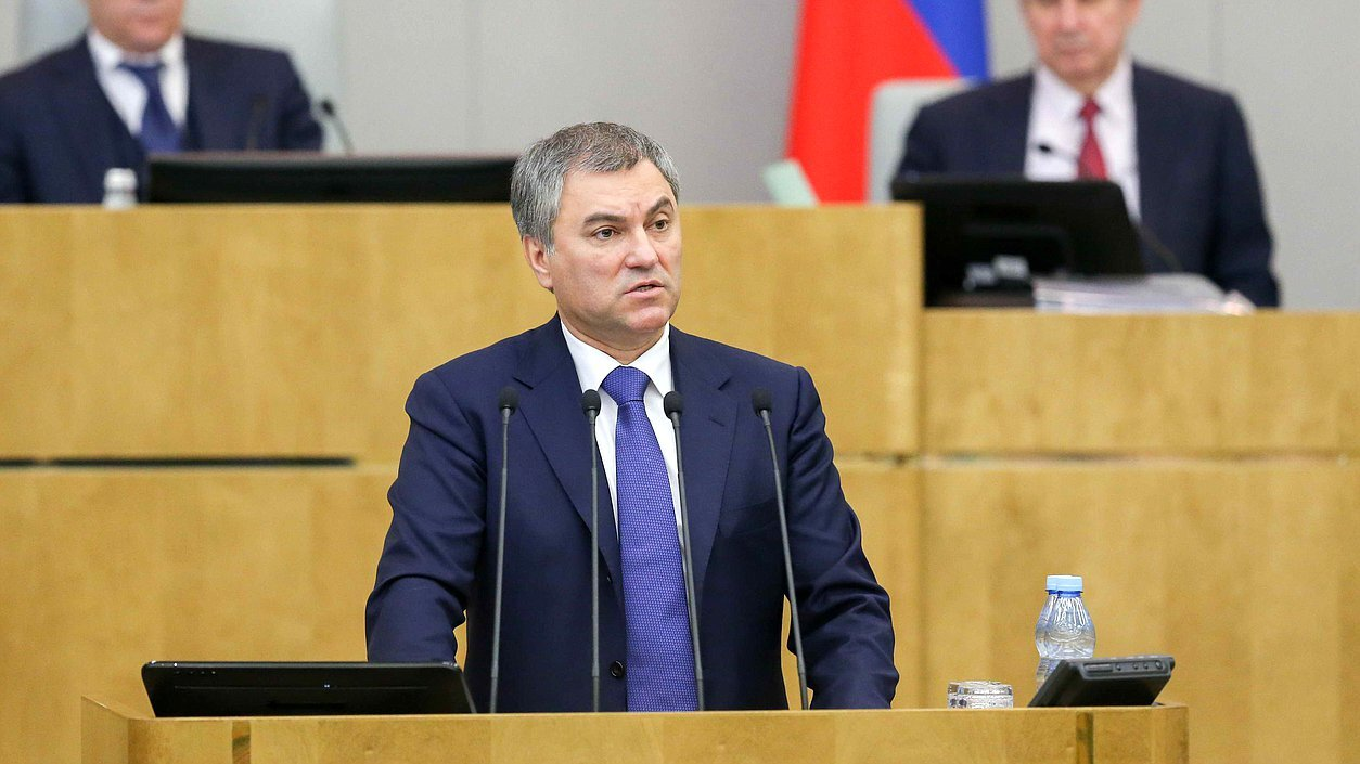 Говорят история не чему не учит , всё же с этим согласится нельзя . Любое историческое событие , если его не берут во внимание - БУМЕРАНГ .