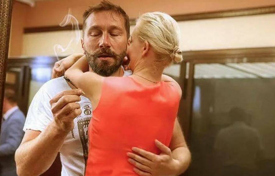 "Развесёлая вдовушка»" или почему уход Навального* выгоден его жене