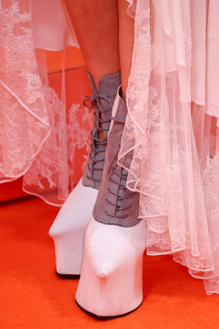 На фотографиях: Актеры фильма "Дюна: Часть вторая" на красной дорожке выглядят просто потрясающе