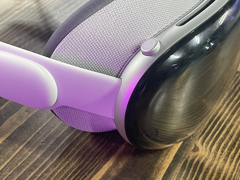 Первые впечатления от VR-гарнитуры Apple Vision Pro - главной новинки года.