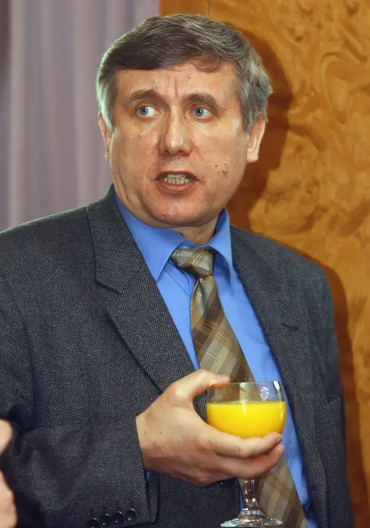 Давайте вспомним: А кто был до Навального?