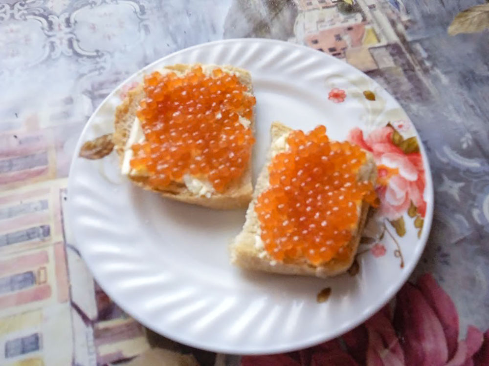 Как я солю икру лососевую