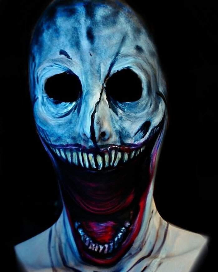 Не надо открывать дверь незнакомым существам..........