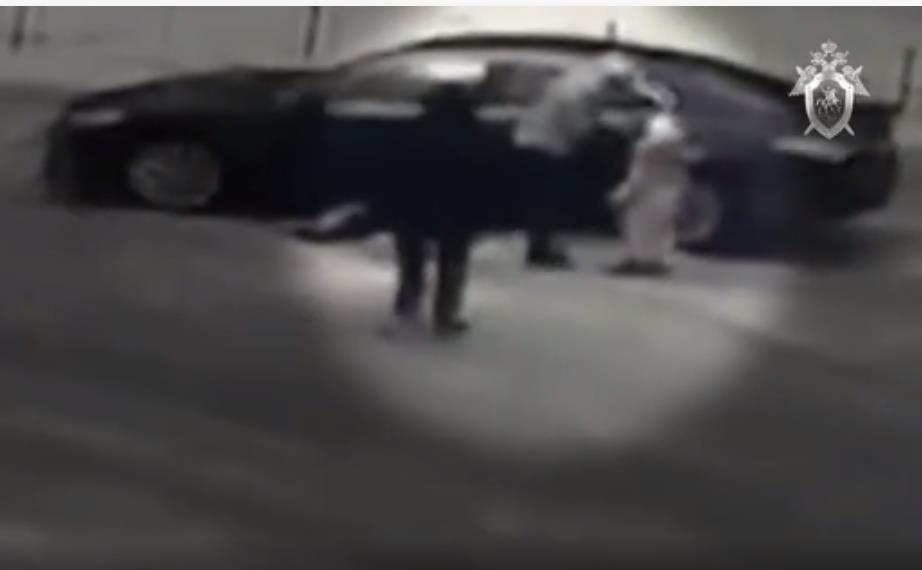 Киллер в упор застрелил водителя адвоката на глазах ребёнка