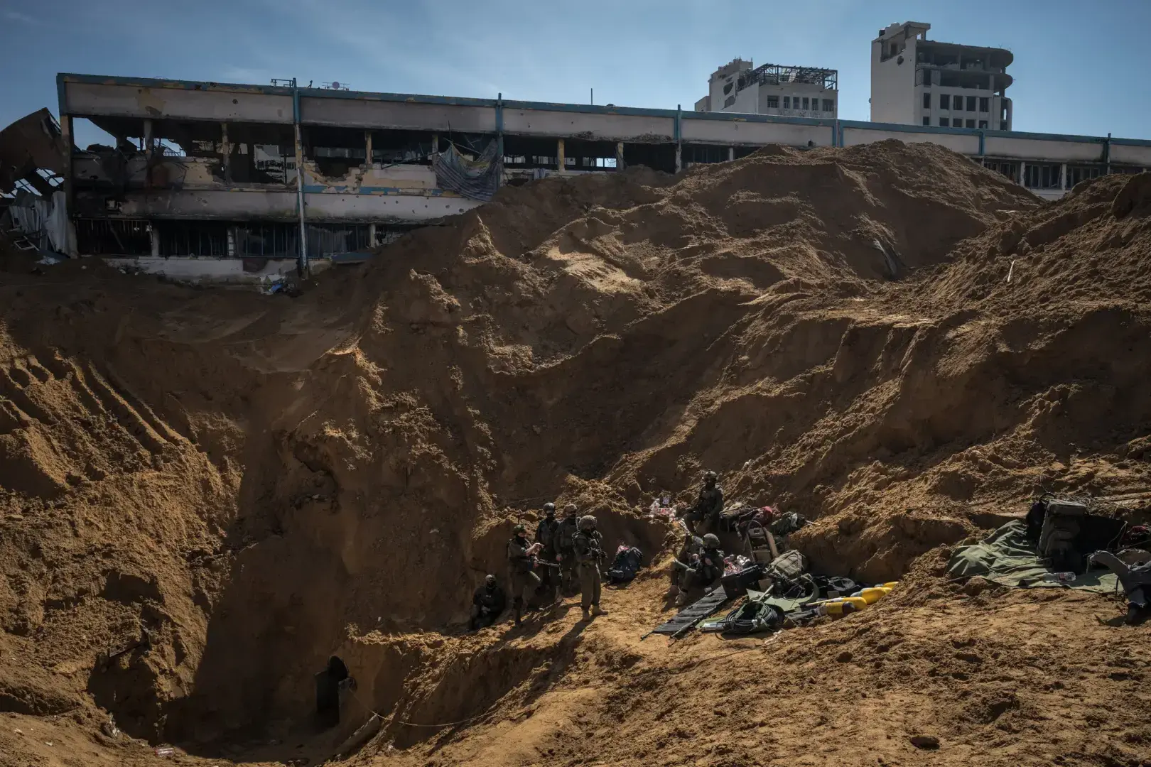 Изоляция в Израиле усиливается по мере роста числа погибших в Газе