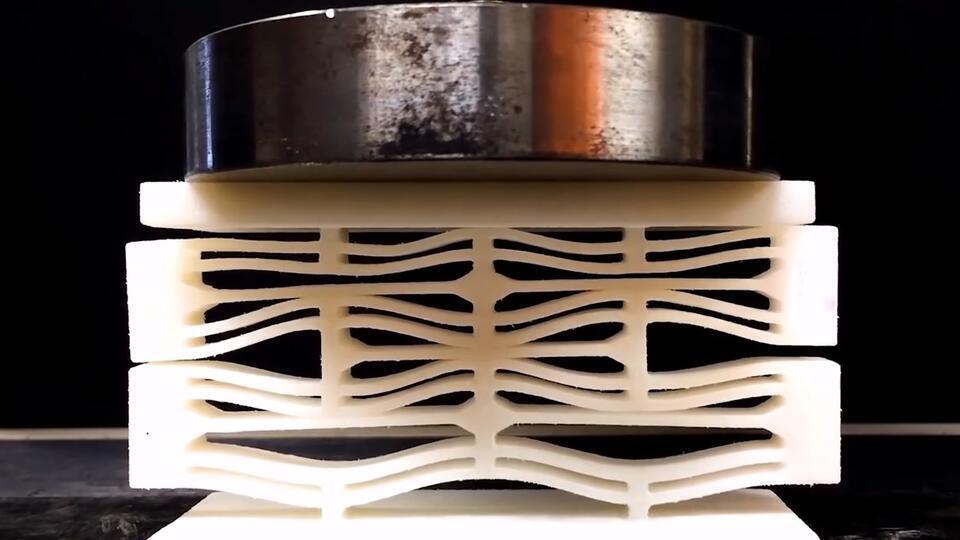 Резиновые Авто и "Вечные" Дома: Взгляд на Топовые Разработки из Новых Материалов