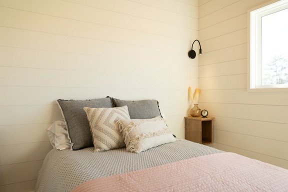 Просторный 45-футовый семейный дом на колесах, раскинувшийся на четырех осях