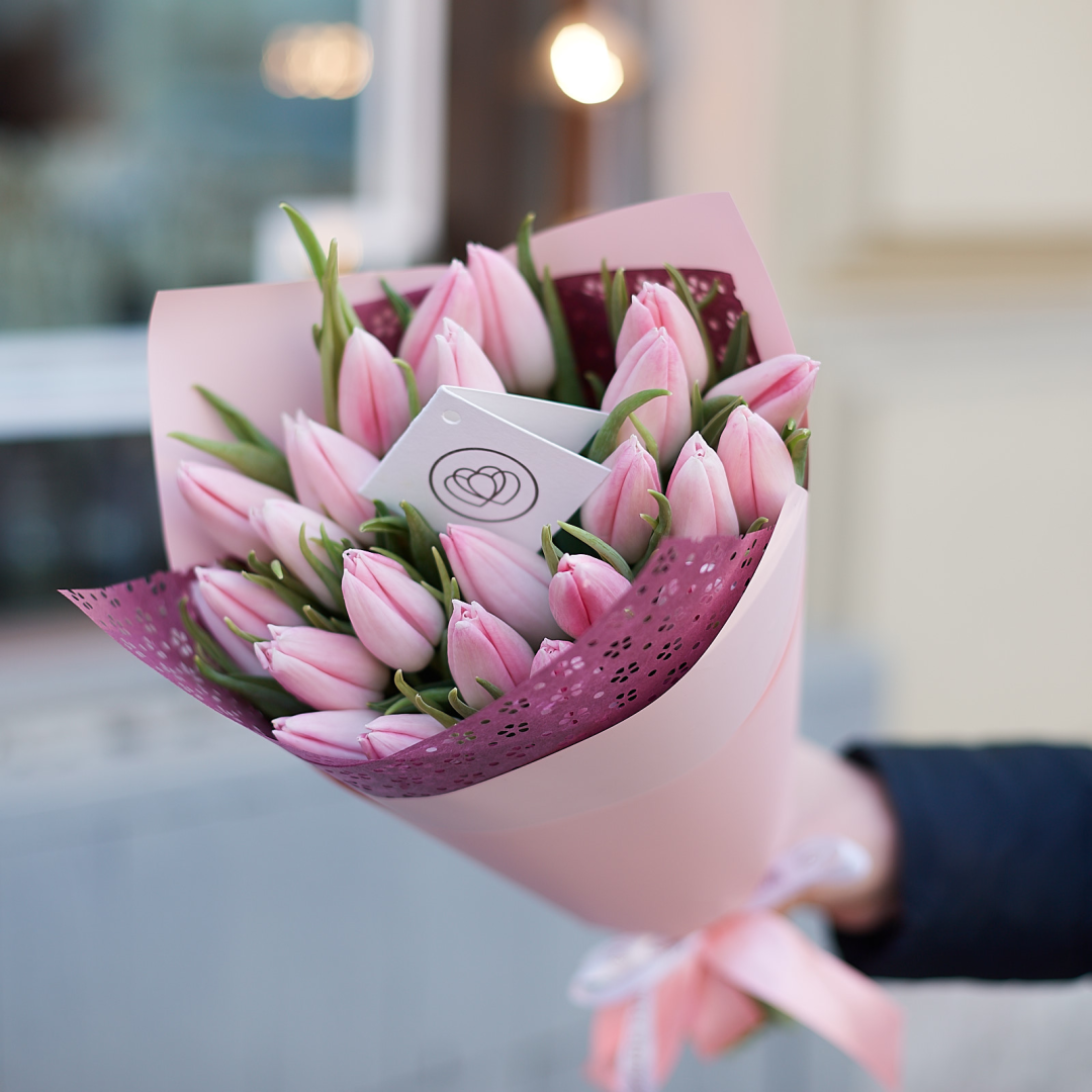 Самые необычные и полезные подарки на 8 марта 2024 года