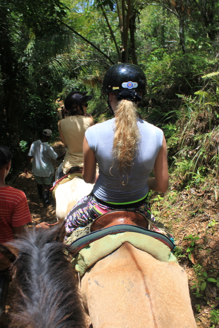 Мое путешествие в Доминиканский рай: перелет на кукурузнике, шикарный водопад, катание на лошадях, местный колорит. Фотообзор. Часть 2