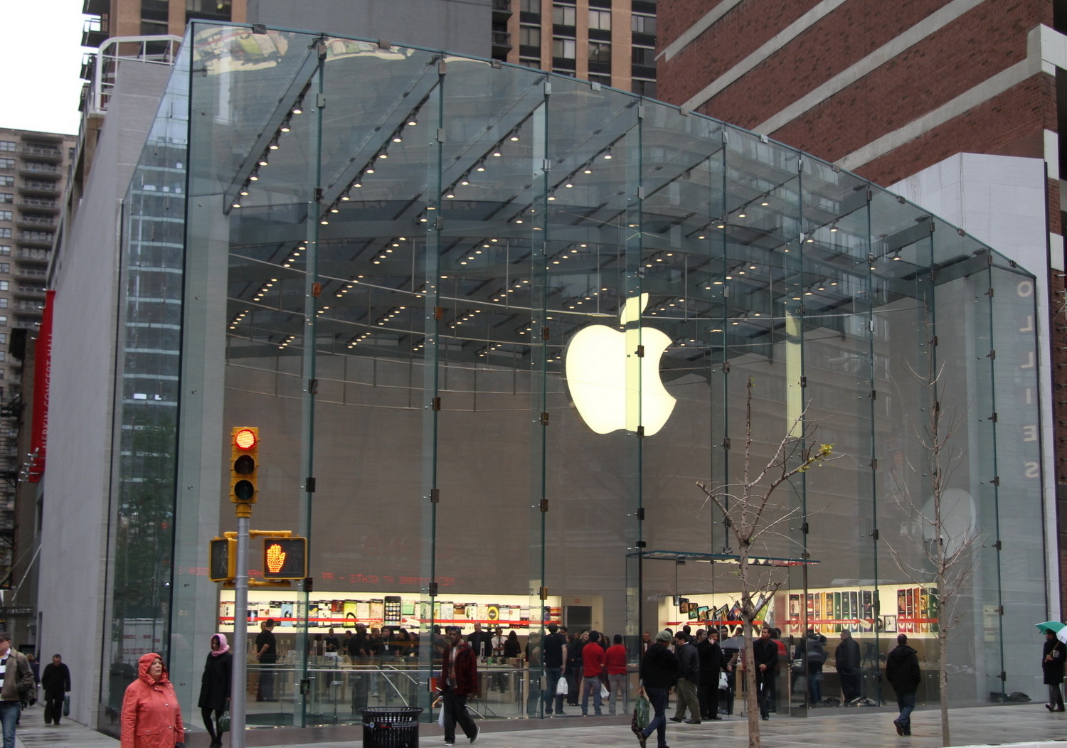 Через два года после ухода Apple из-за СВО, в Москве появляются Vision Pro