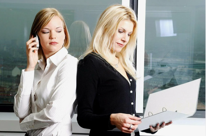 Что опасней для человека - зависть или зависимость?